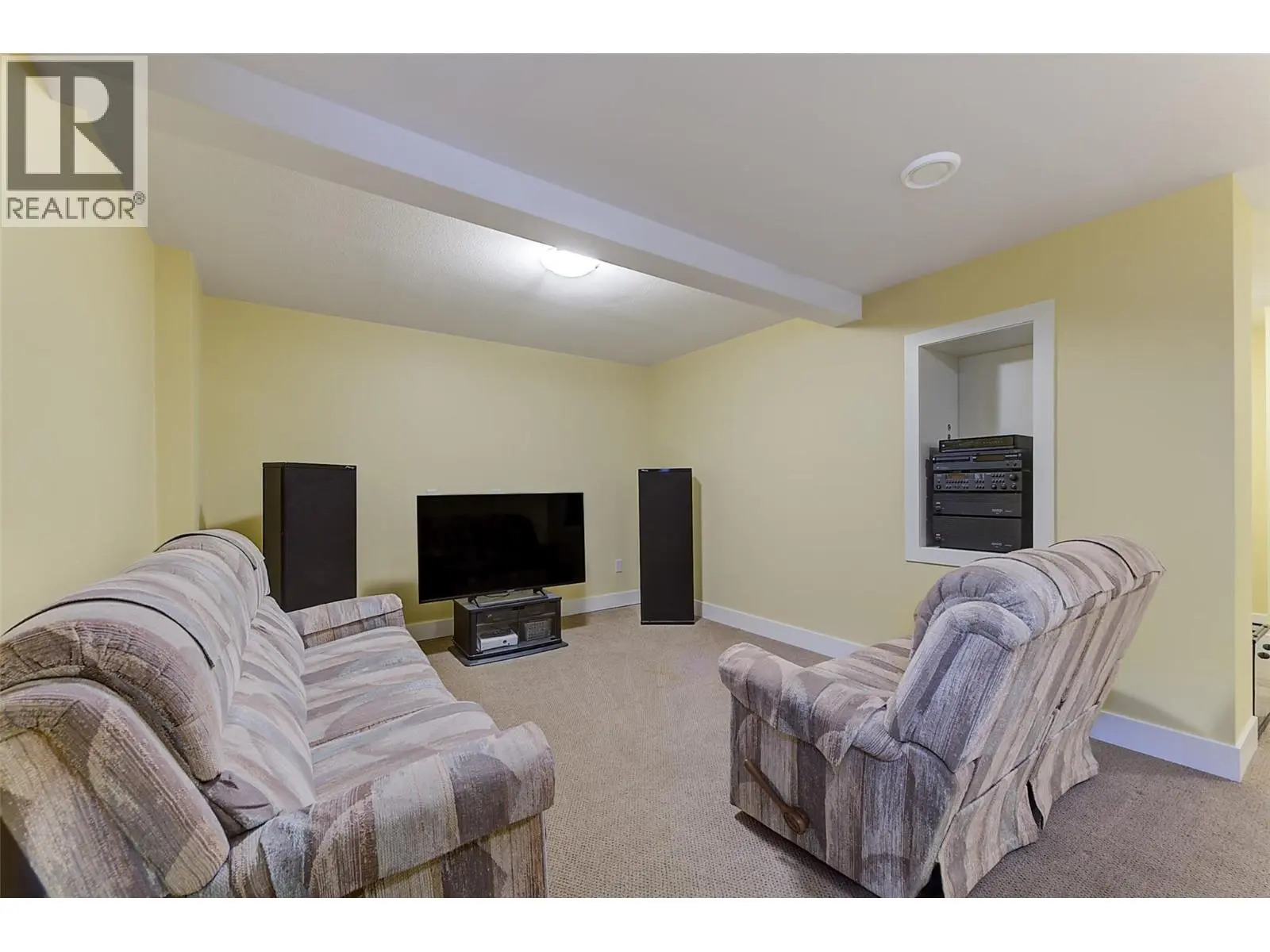 182 Terrace Hill Court. Kelowna, British Columbia