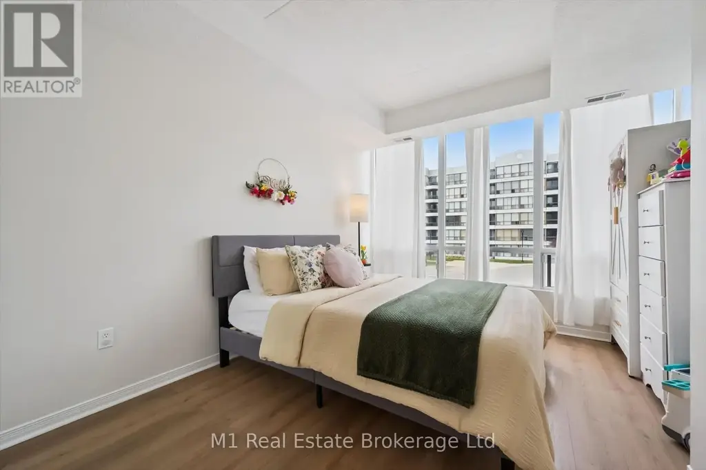 208 - 105 Bagot Street, Guelph (Junction/Onward Willow)