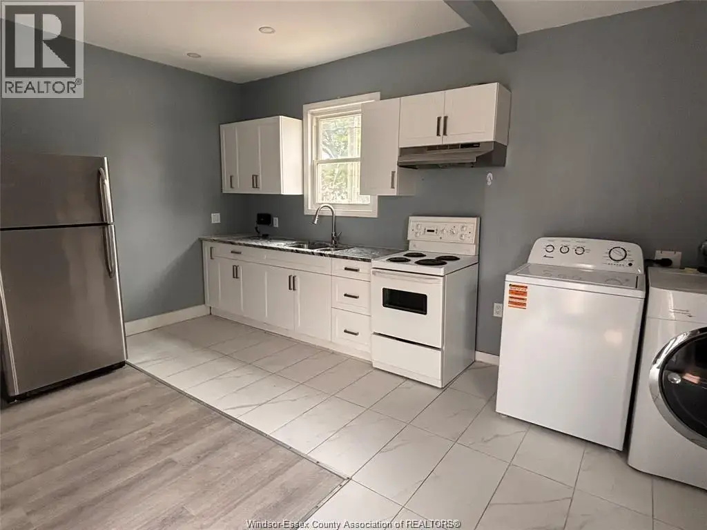637 Tuscarora, Windsor