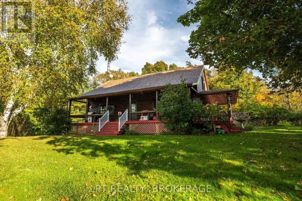 Exterior view of 1922 Dover Road, Frontenac (Frontenac South)