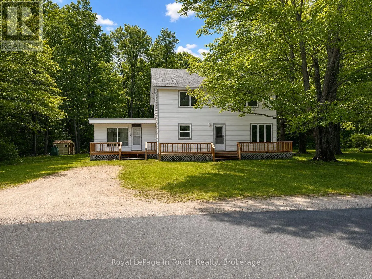 874 Cedar Point Road, Tiny