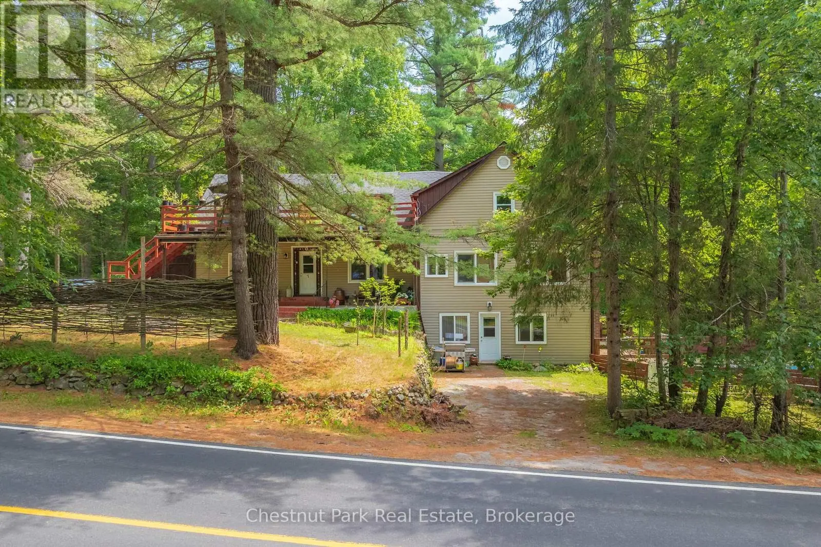 869 Muskoka Road 10, Huntsville (Stephenson)