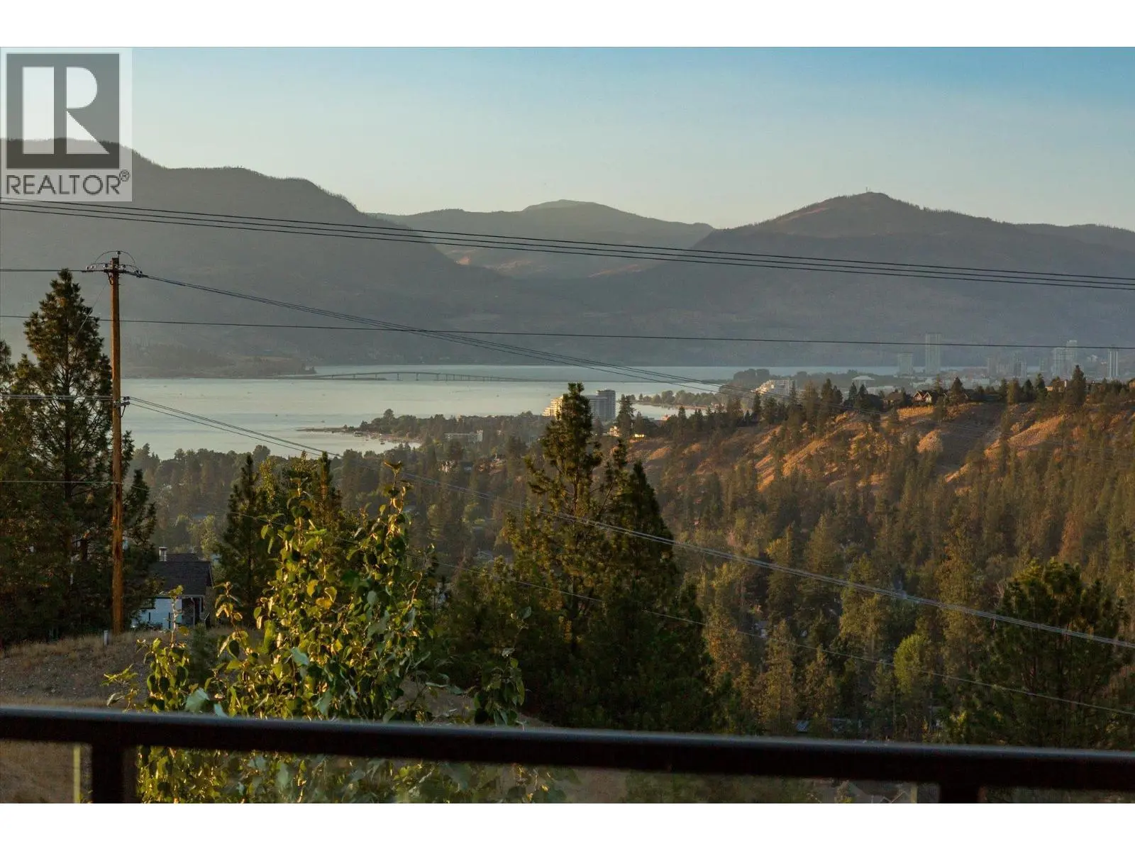 1160 Goldfinch Place. Kelowna, British Columbia