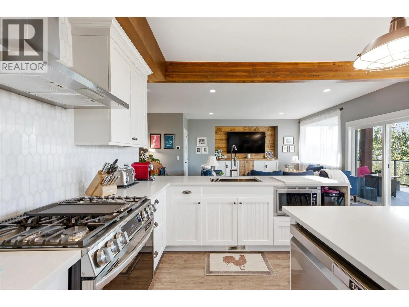 1160 Goldfinch Place. Kelowna, British Columbia