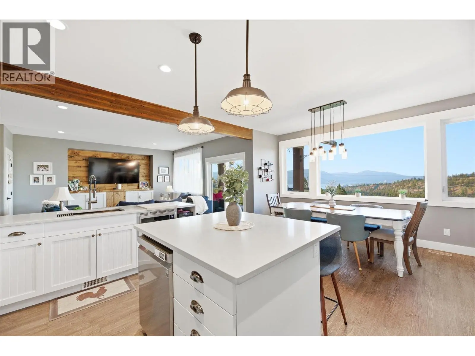 1160 Goldfinch Place. Kelowna, British Columbia