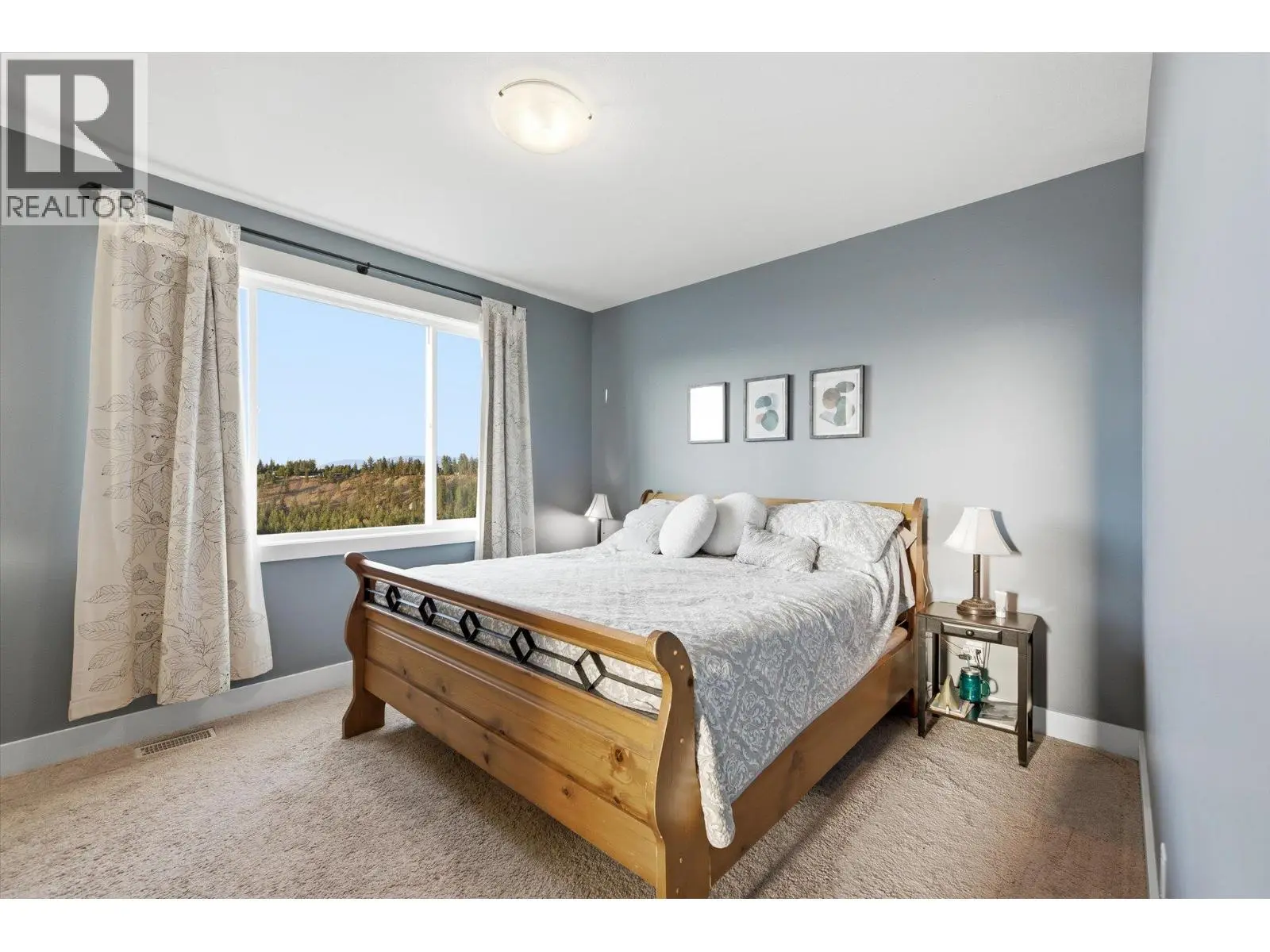 1160 Goldfinch Place. Kelowna, British Columbia