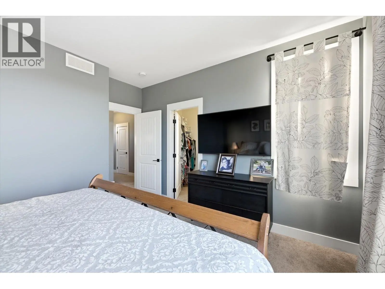 1160 Goldfinch Place. Kelowna, British Columbia