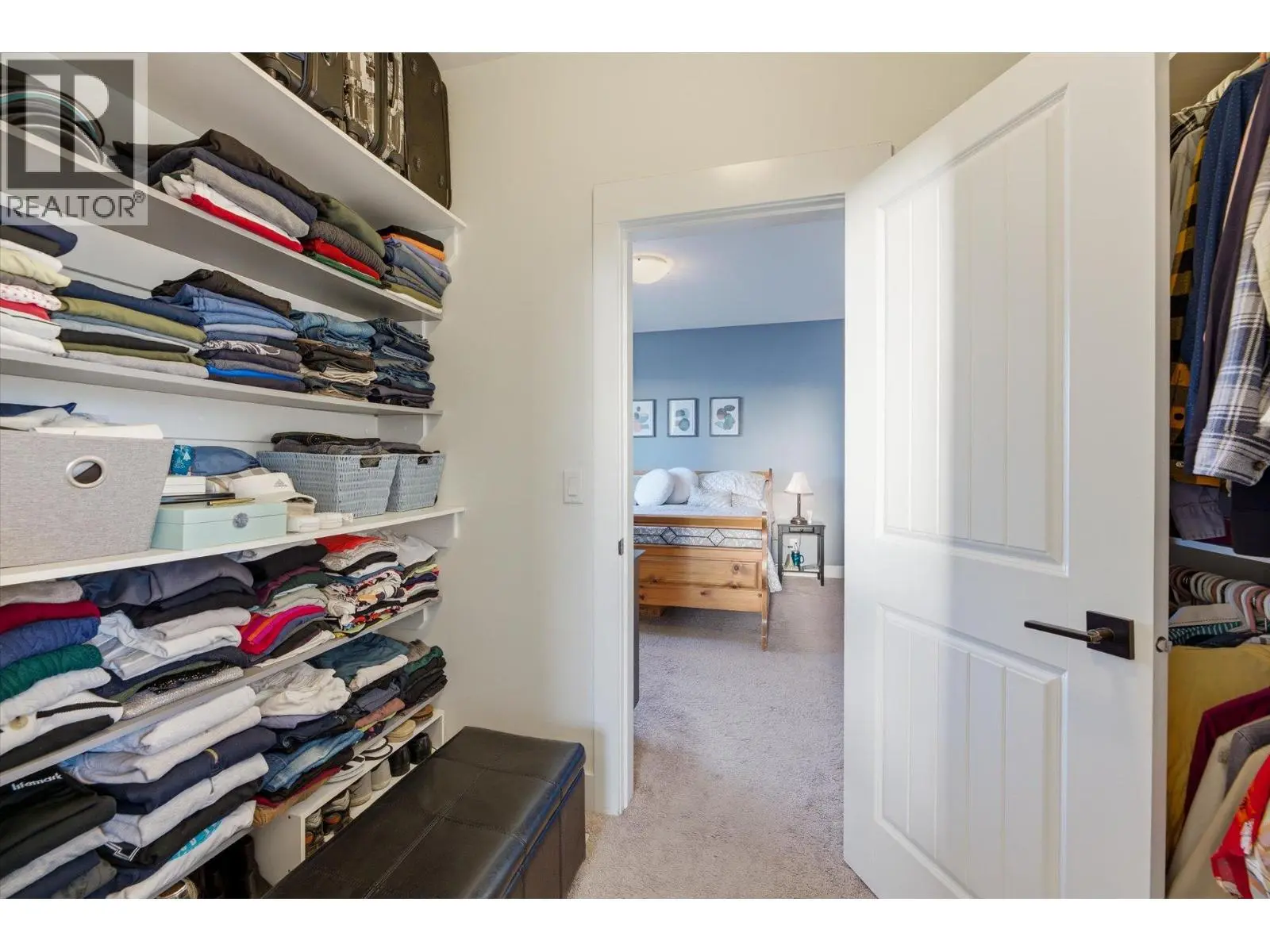 1160 Goldfinch Place. Kelowna, British Columbia