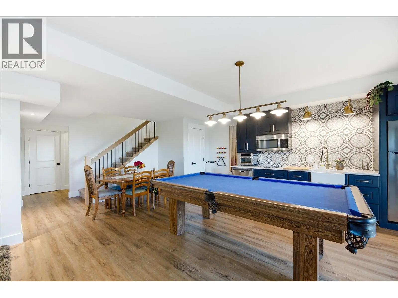 1160 Goldfinch Place. Kelowna, British Columbia