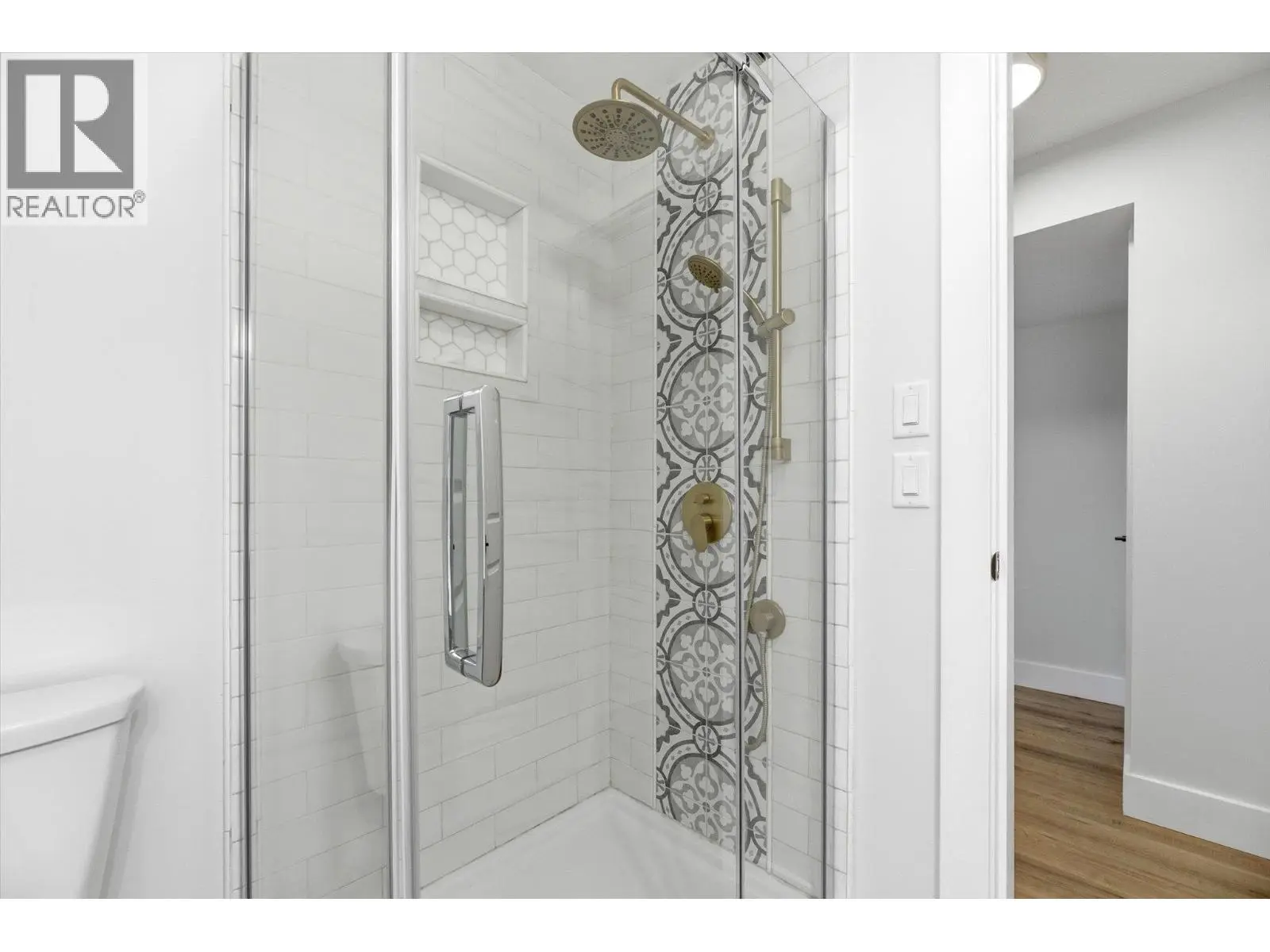1160 Goldfinch Place. Kelowna, British Columbia