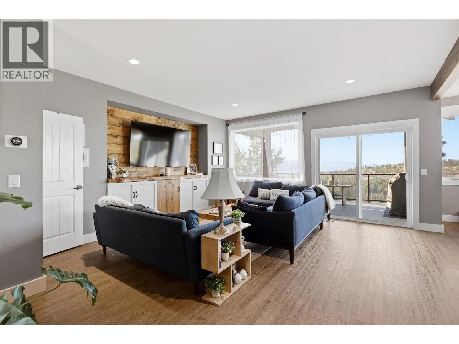 1160 Goldfinch Place. Kelowna, British Columbia