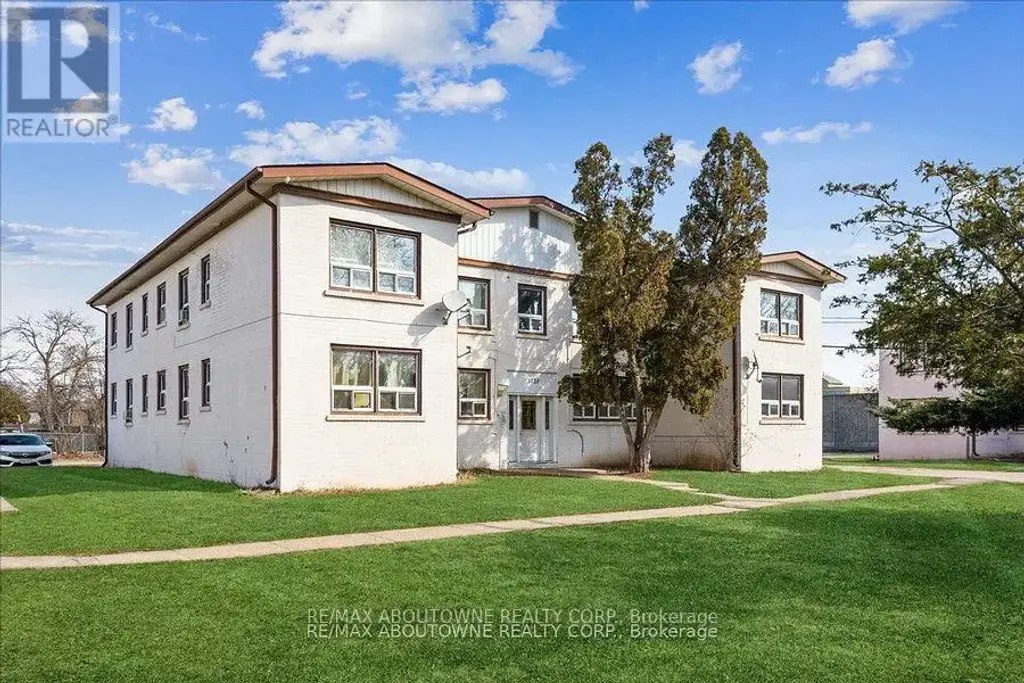 7 - 1031 Churchill Avenue E, Oakville (CP College Park)