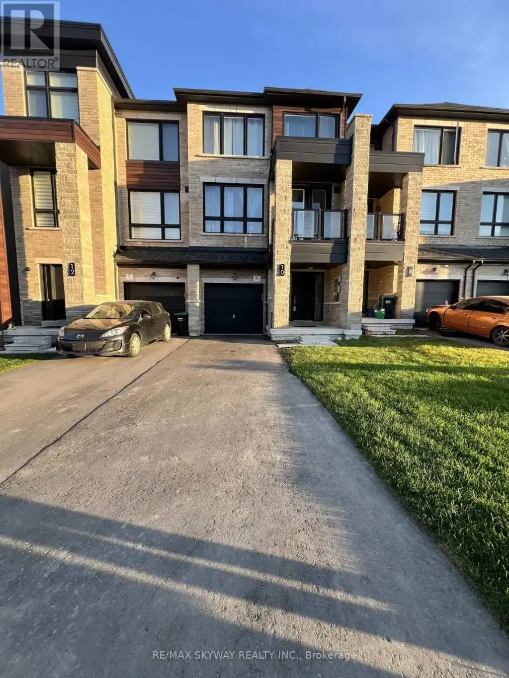 10 Blue Forest Crescent, Barrie (Innis-Shore)