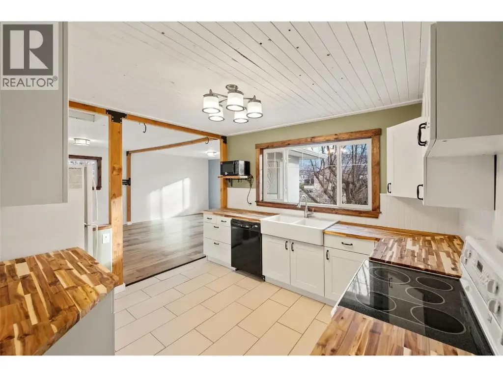 6470 Hollow Street, Oliver
