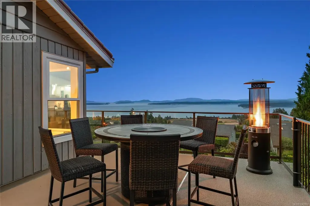 8750 Pender Park Dr, North Saanich