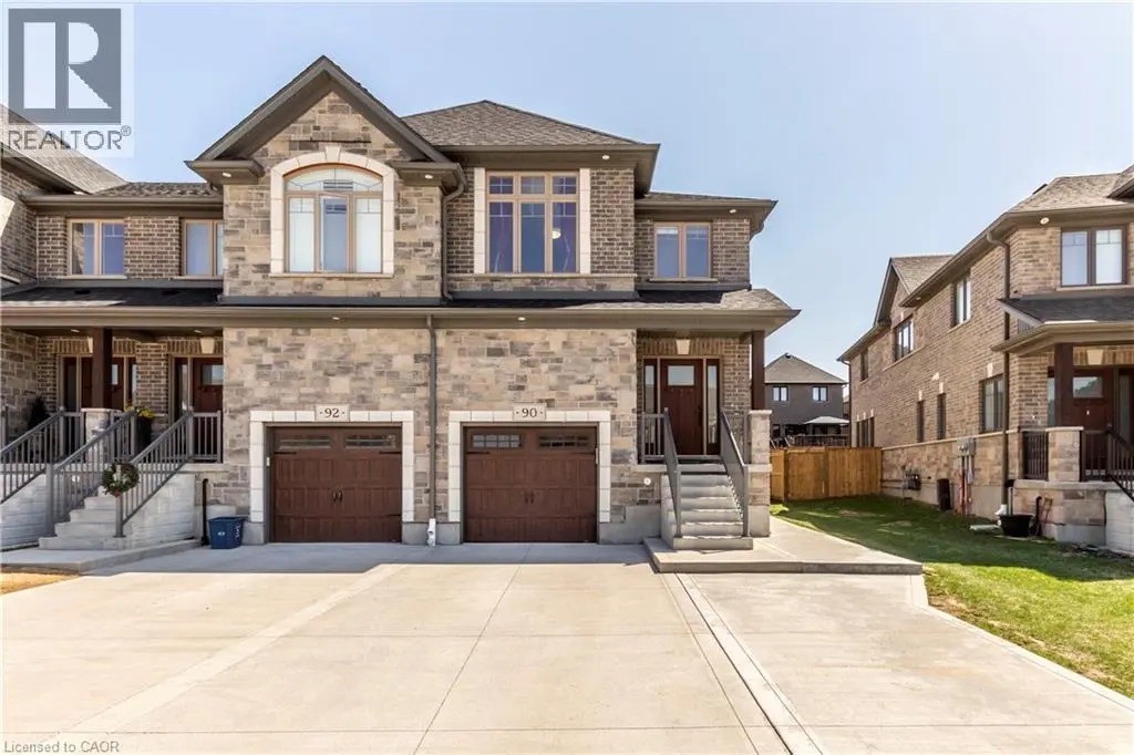 90 Hollybrook Trail, Kitchener