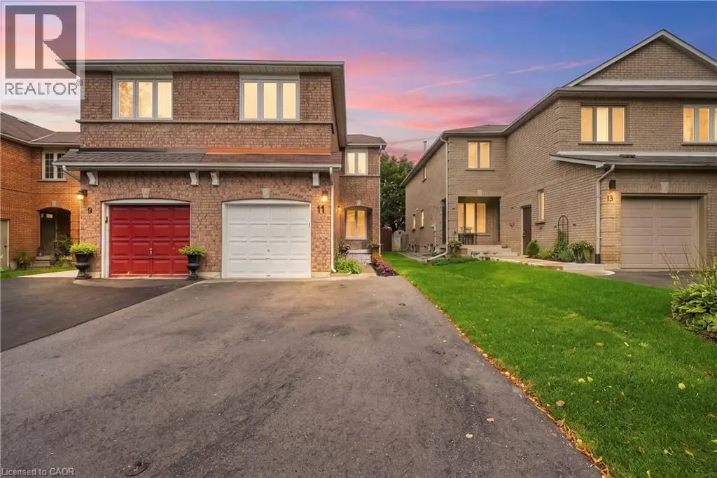11 Wakefield Lane, Waterdown