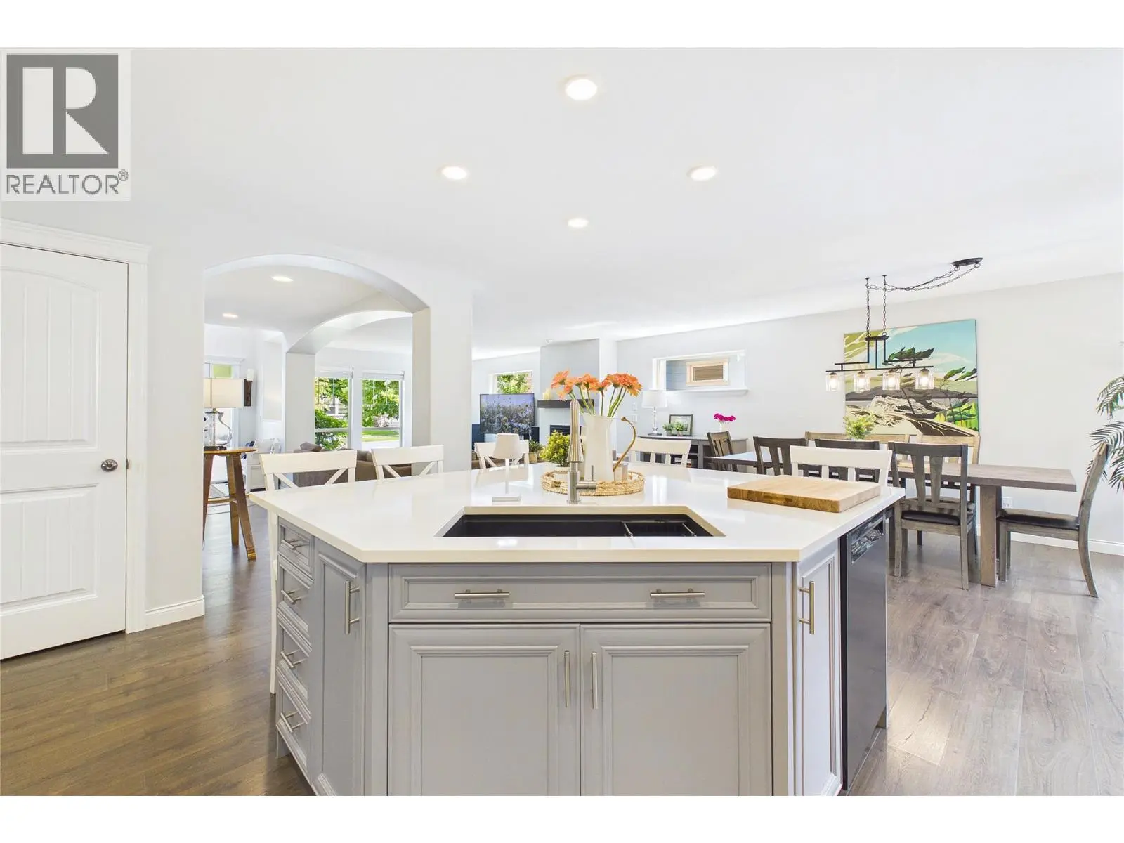 307 Mccarren Avenue. Kelowna, British Columbia