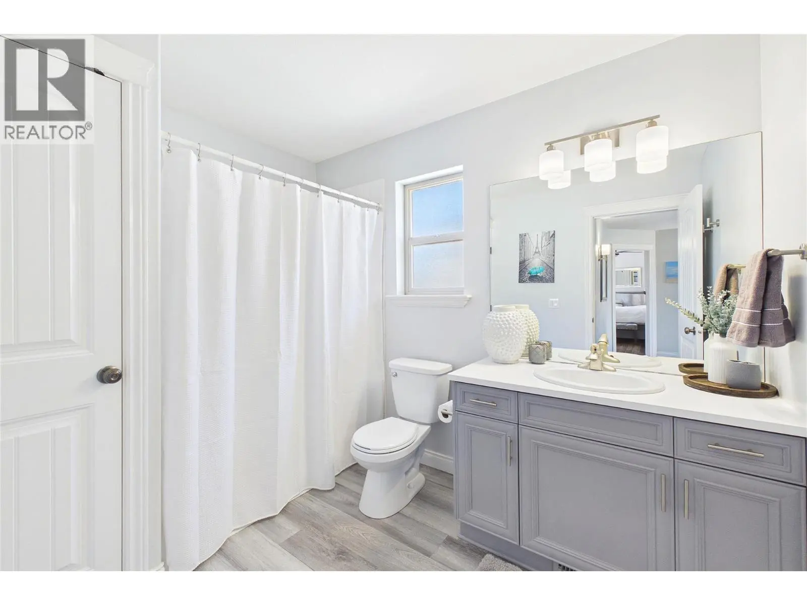 307 Mccarren Avenue. Kelowna, British Columbia