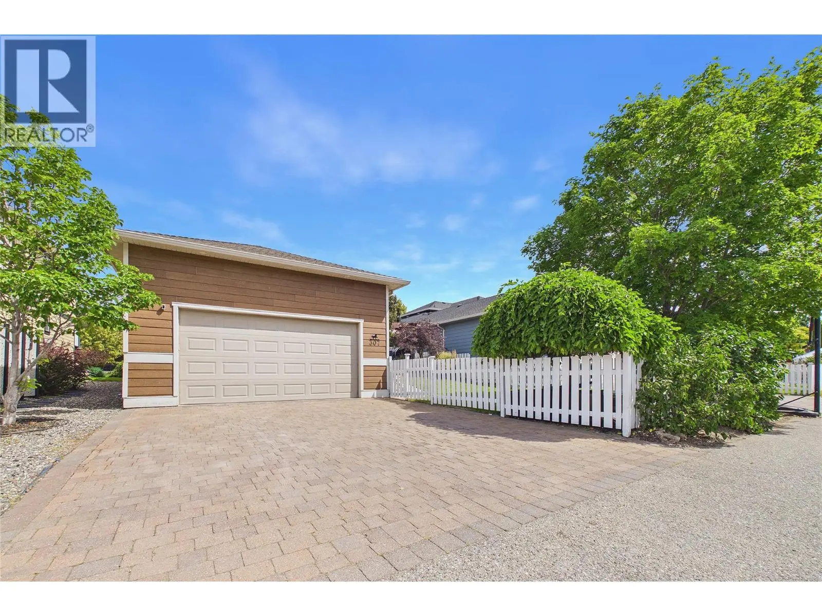 307 Mccarren Avenue. Kelowna, British Columbia