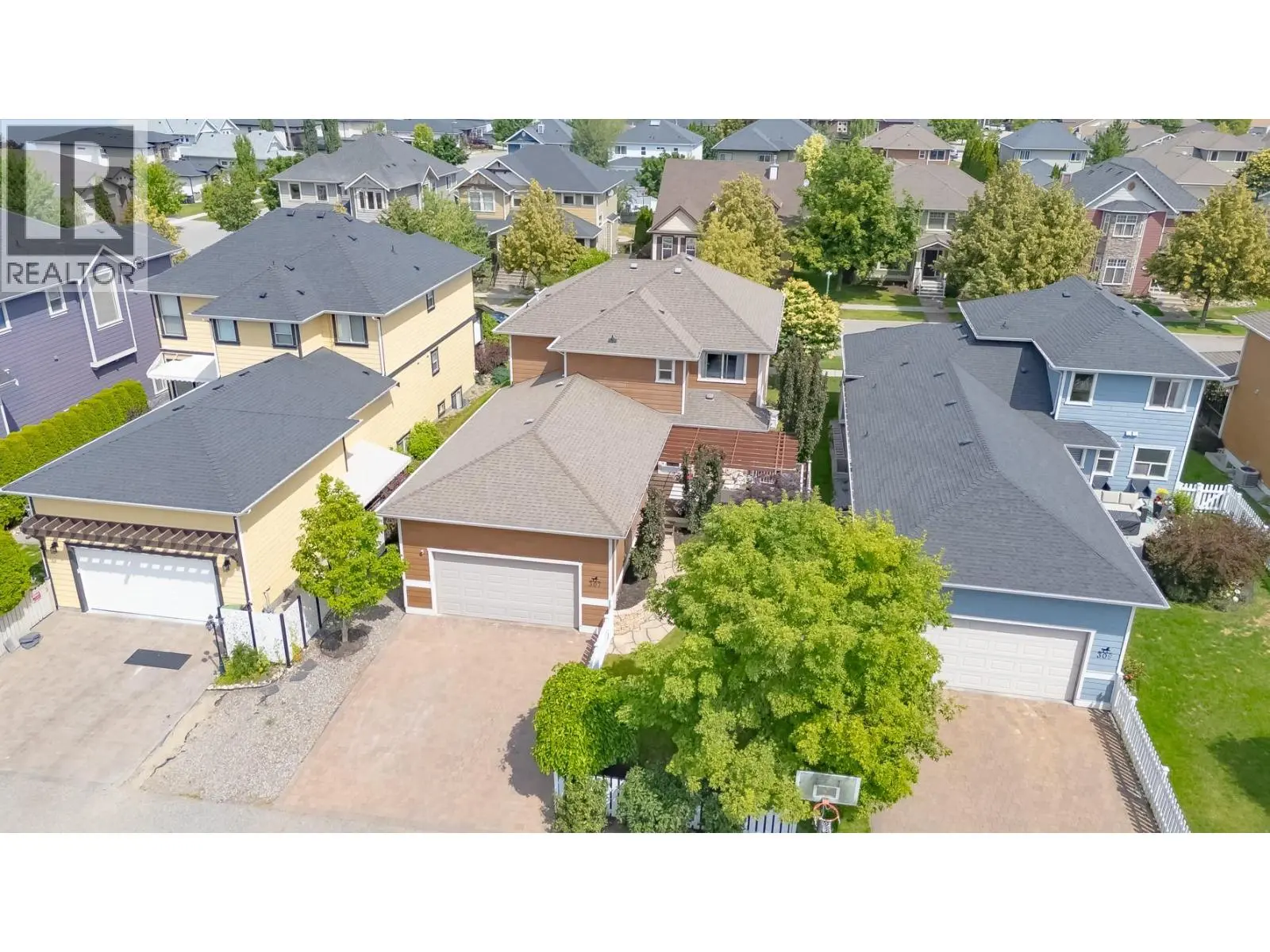 307 Mccarren Avenue. Kelowna, British Columbia