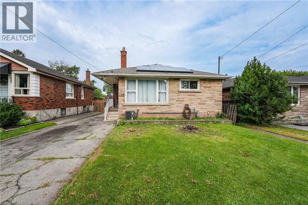 689 Burgess Avenue, Hamilton