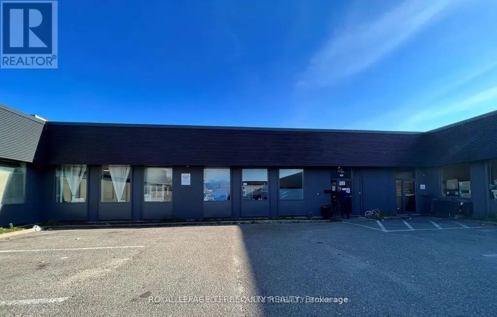 585 Trethewey Drive, Toronto (Brookhaven-Amesbury)