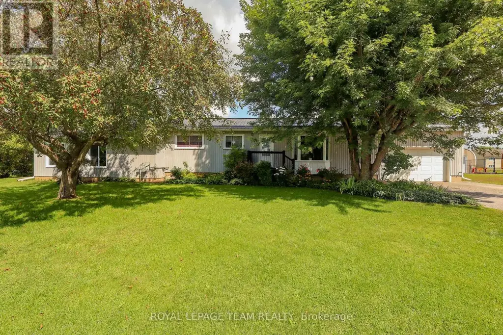 3041 Bridge Street, North Dundas
