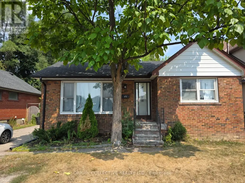 32 Marchington Circle S, Toronto (Wexford-Maryvale)