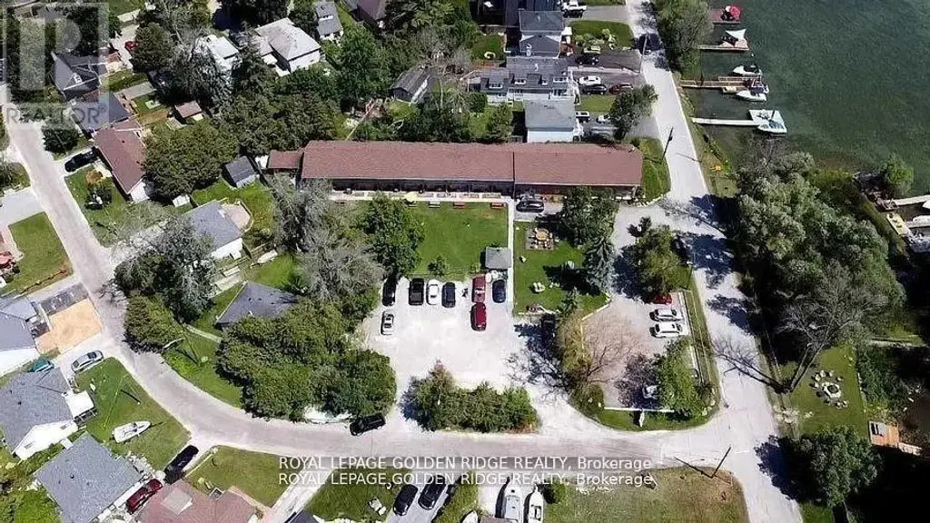15 Lake Drive N, Georgina (Historic Lakeshore Communities)