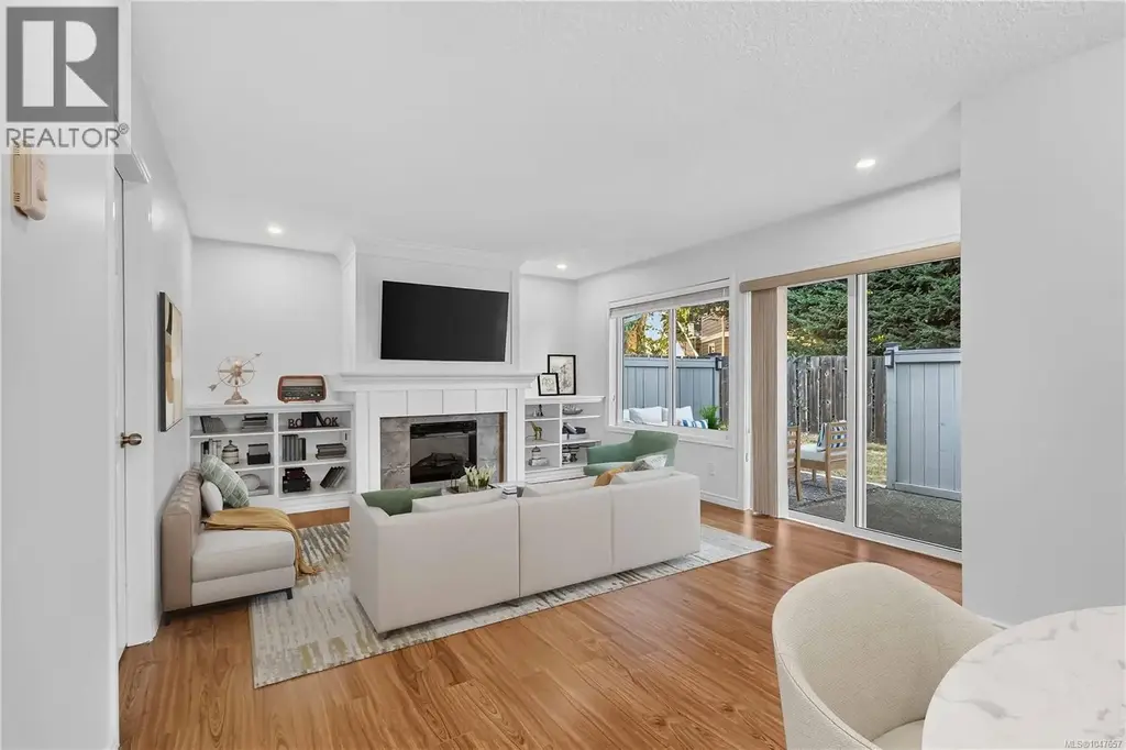 9 3966 Cedar Hill Cross Rd, Saanich