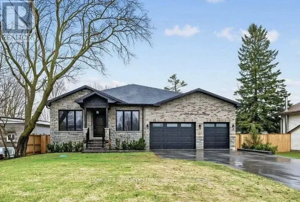 225 Sunnybrae Avenue, Innisfil (Stroud)