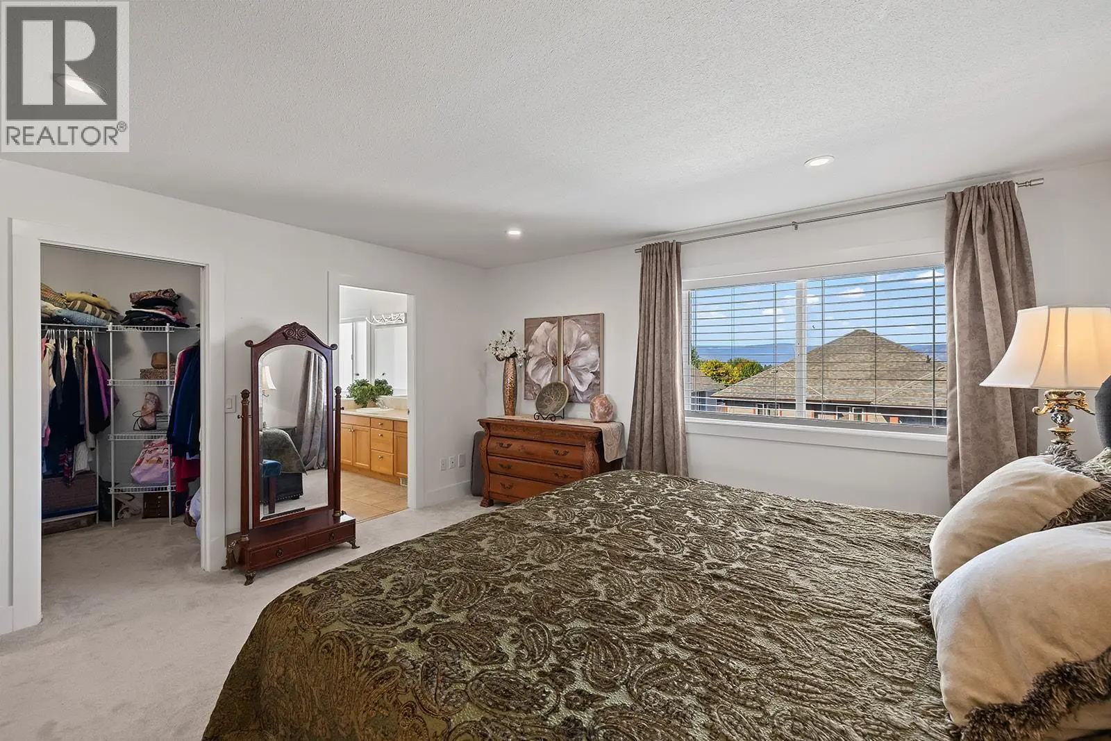 606 South Crest Drive. Kelowna, British Columbia