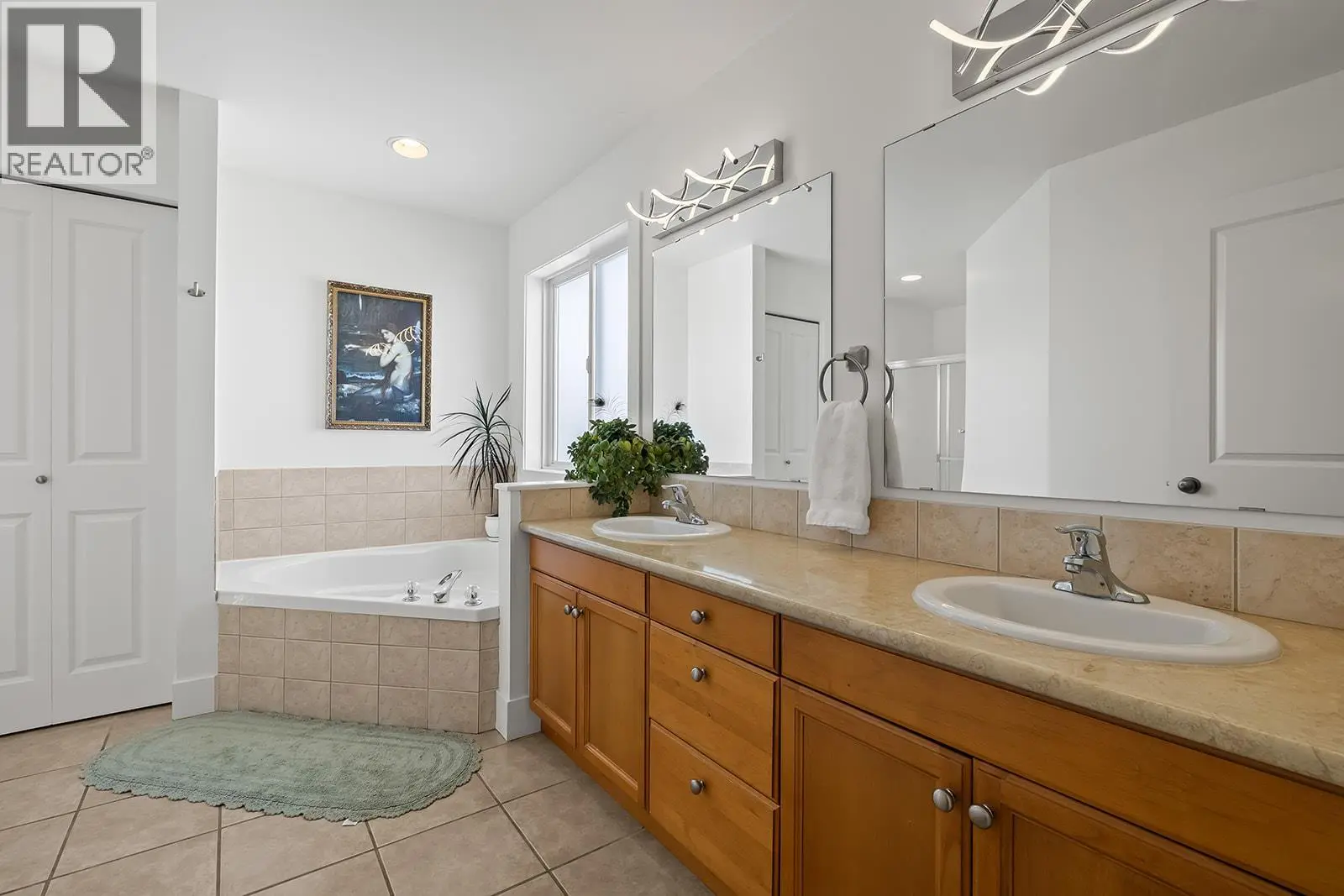 606 South Crest Drive. Kelowna, British Columbia
