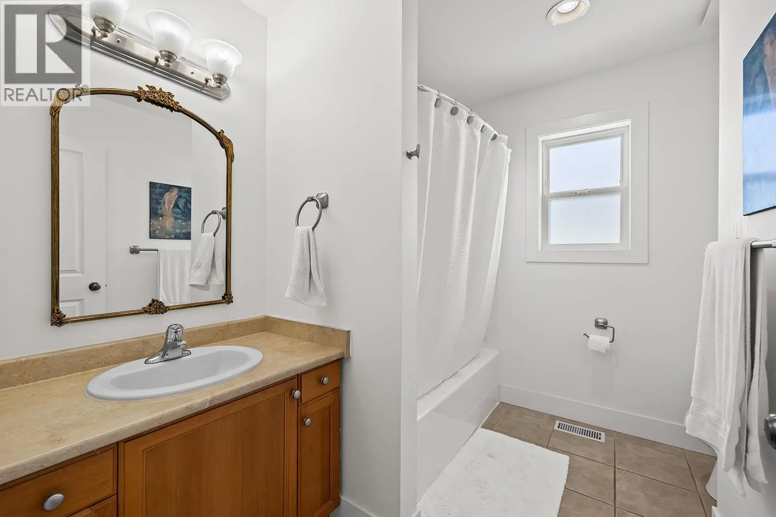 606 South Crest Drive. Kelowna, British Columbia
