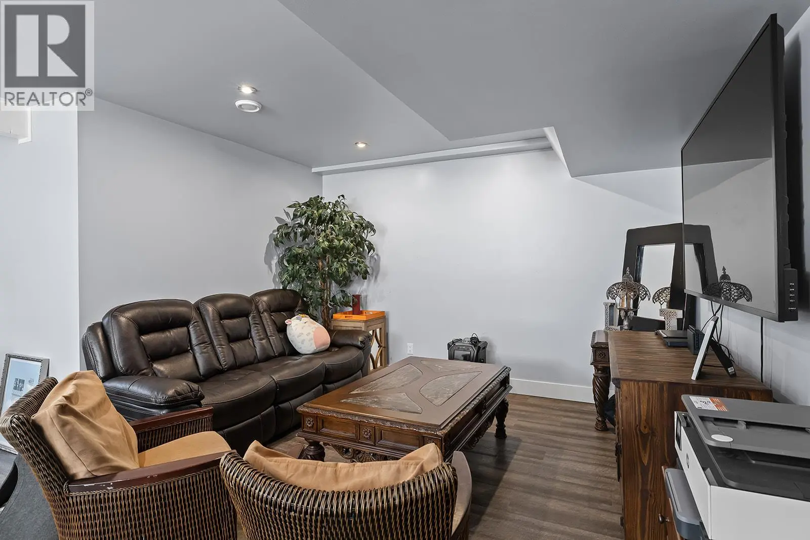 606 South Crest Drive. Kelowna, British Columbia