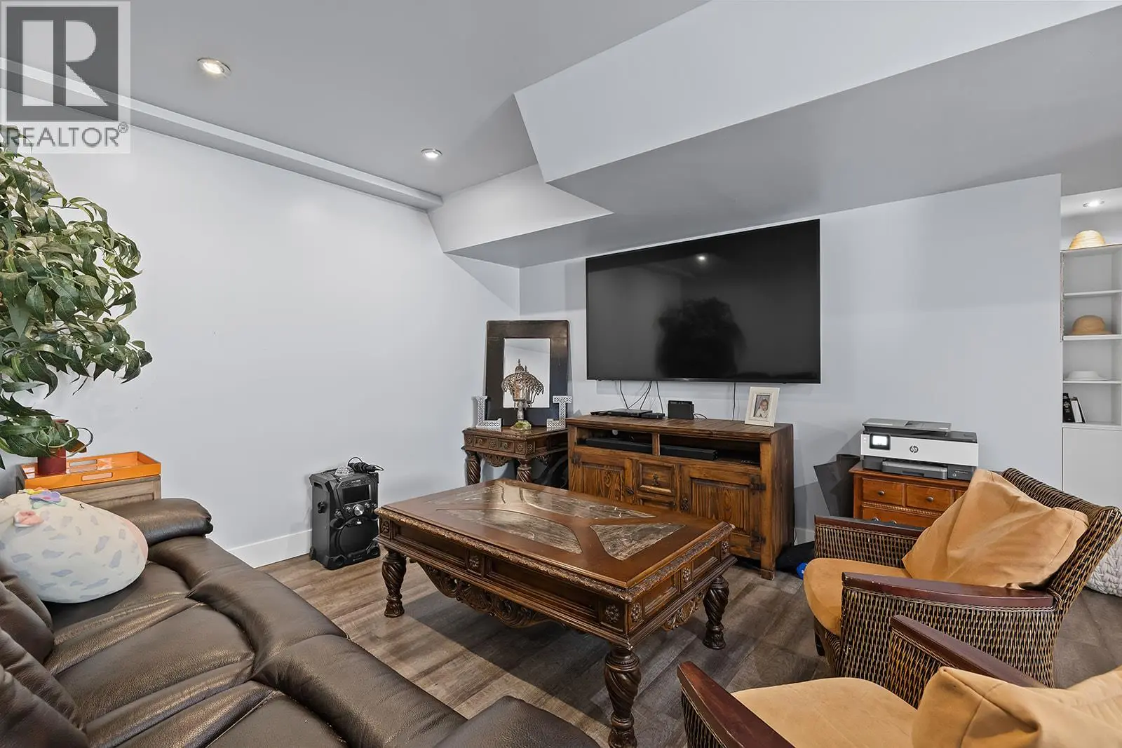 606 South Crest Drive. Kelowna, British Columbia