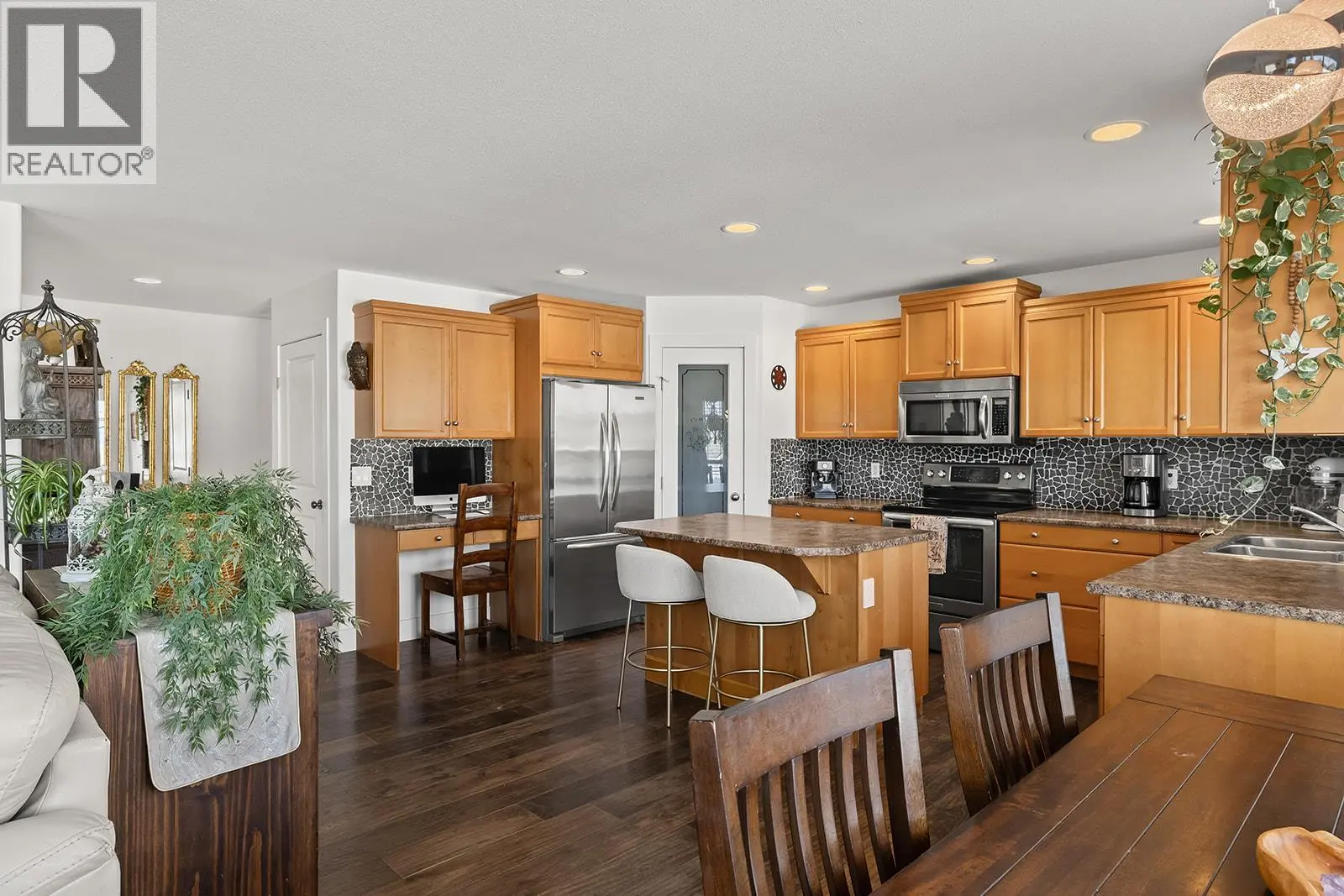 606 South Crest Drive. Kelowna, British Columbia