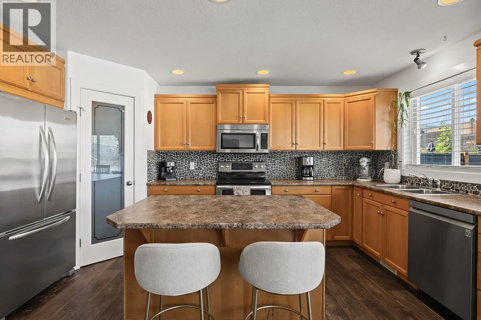 606 South Crest Drive. Kelowna, British Columbia