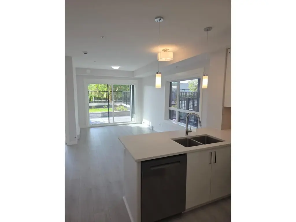 123 33886 Pine Street, Abbotsford