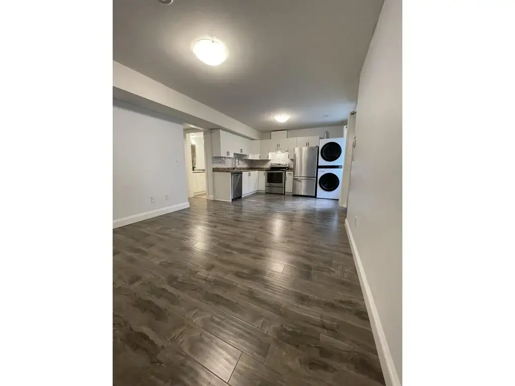 Bsmt 7333 194 Street, Surrey