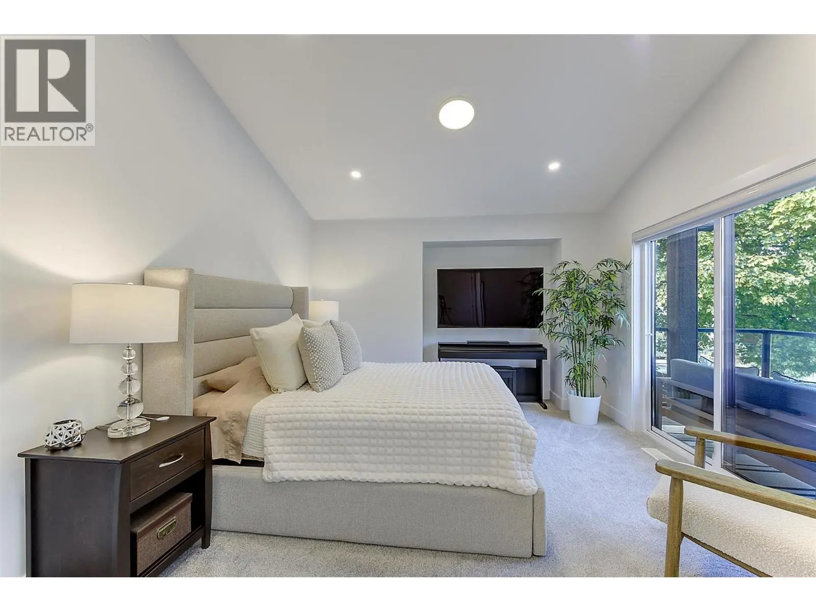 2274 Woodlawn Street Unit# 2. Kelowna, British Columbia