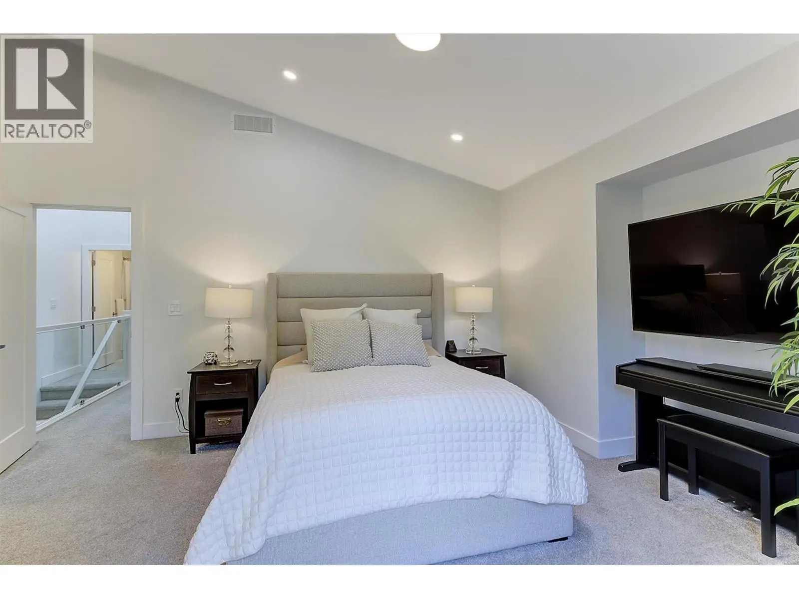 2274 Woodlawn Street Unit# 2. Kelowna, British Columbia