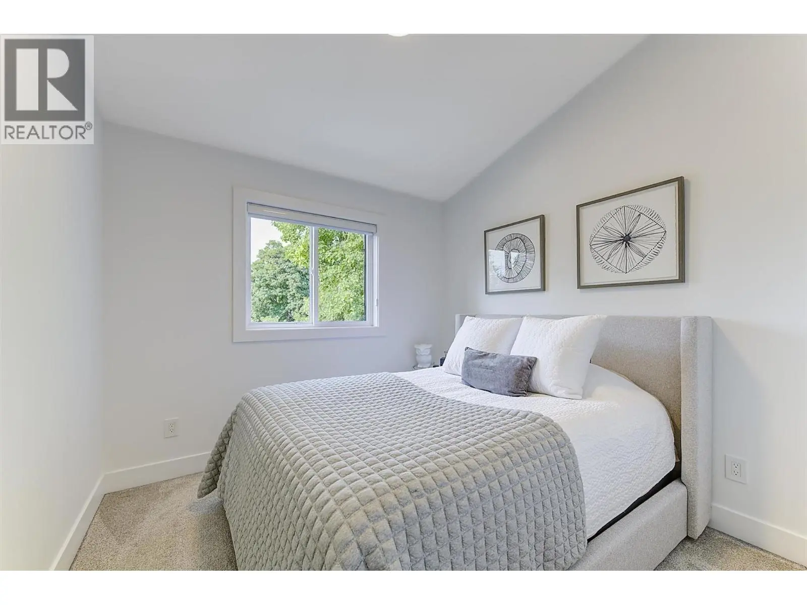 2274 Woodlawn Street Unit# 2. Kelowna, British Columbia