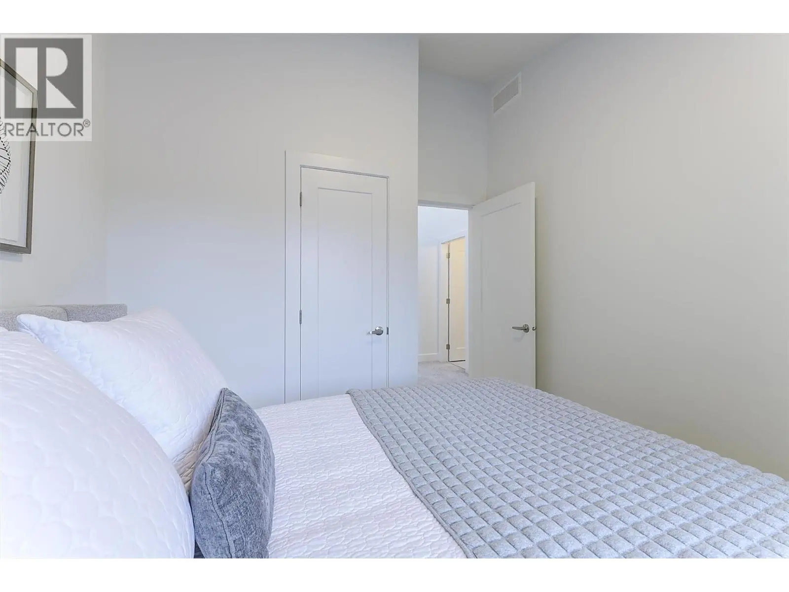 2274 Woodlawn Street Unit# 2. Kelowna, British Columbia