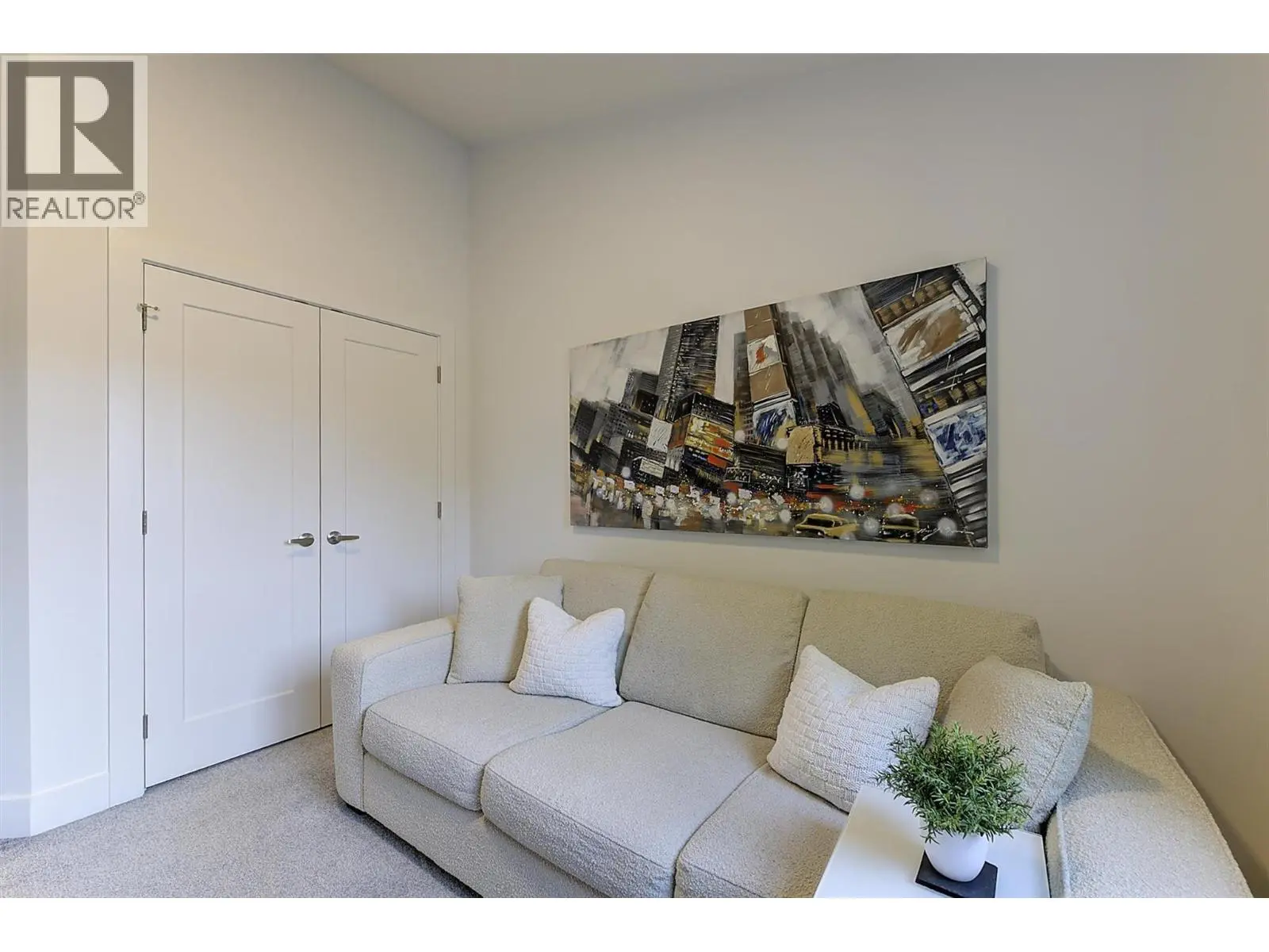 2274 Woodlawn Street Unit# 2. Kelowna, British Columbia