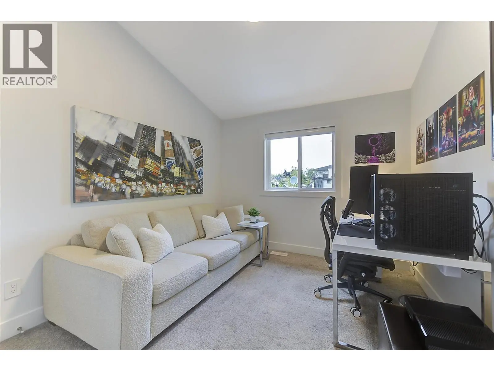 2274 Woodlawn Street Unit# 2. Kelowna, British Columbia