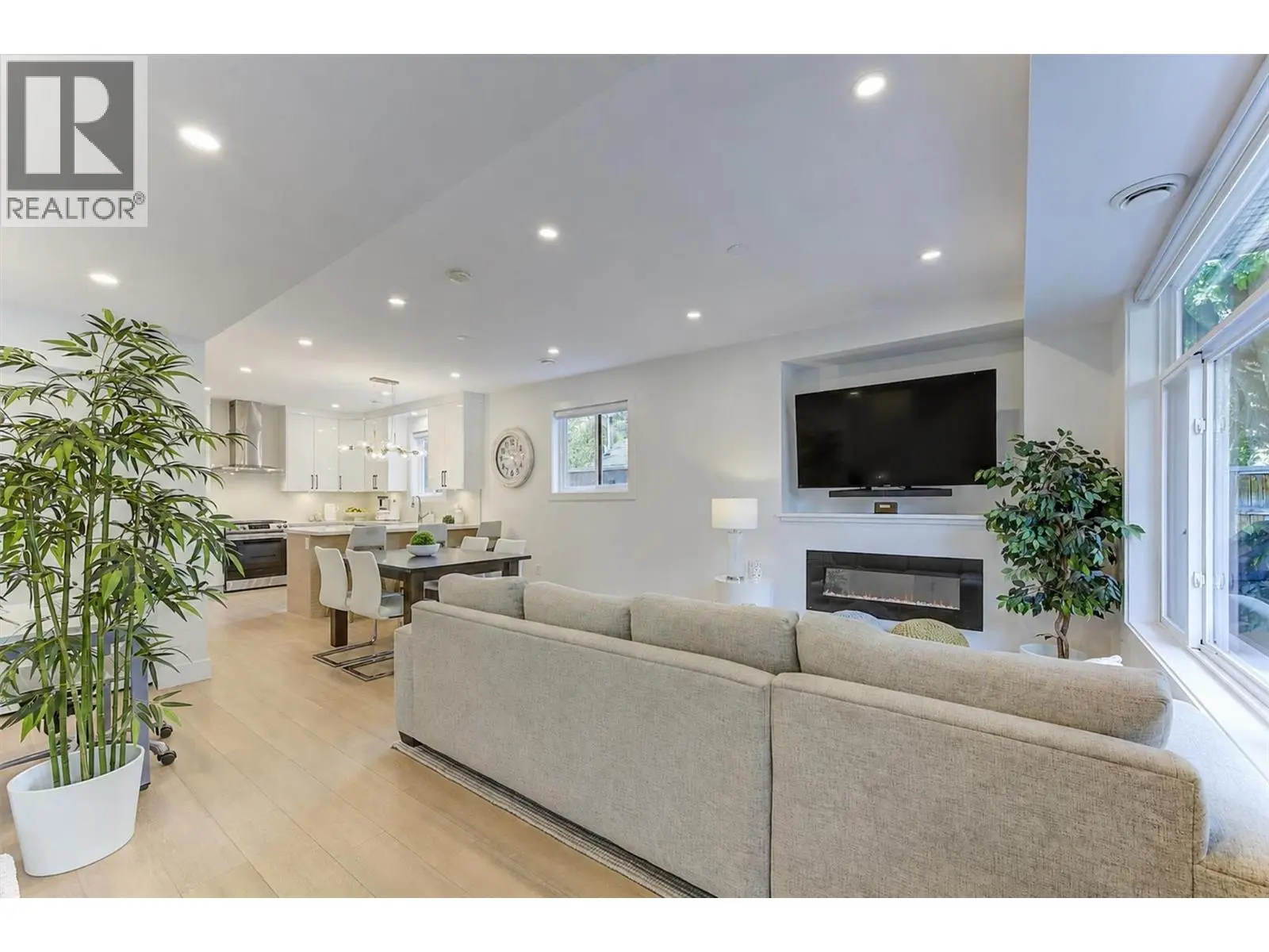 2274 Woodlawn Street Unit# 2. Kelowna, British Columbia
