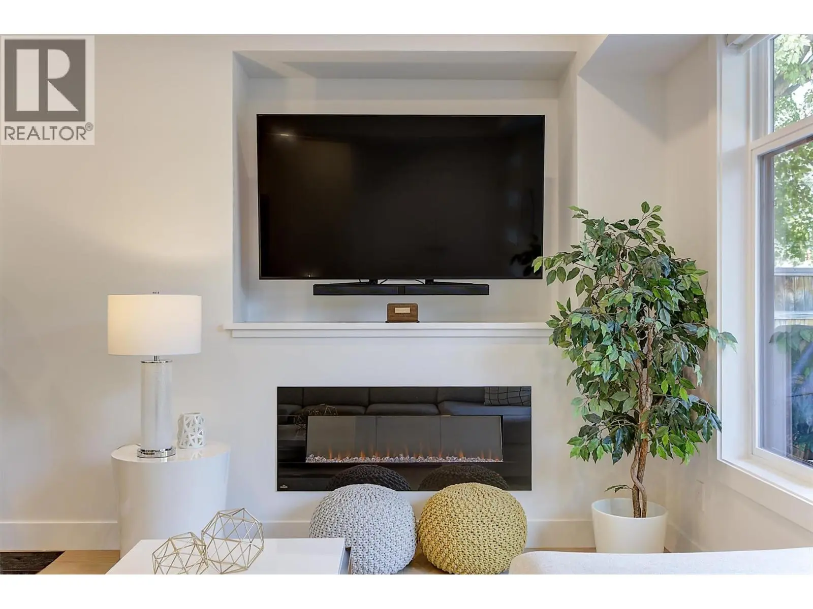 2274 Woodlawn Street Unit# 2. Kelowna, British Columbia