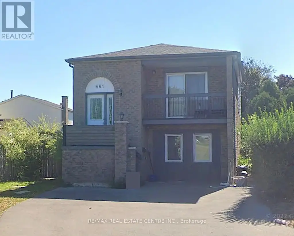 2 - 681 Upper Wentworth Street, Hamilton (Burkholme)